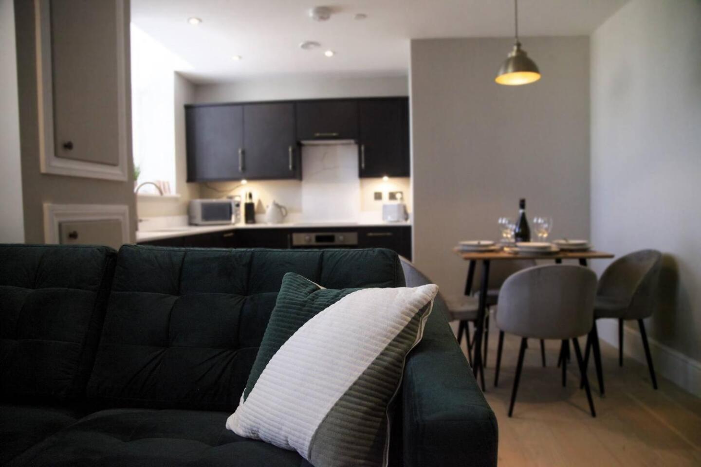 Pass The Keys Apartment 3 Old Conservative Club In Historic Town كارنارفون المظهر الخارجي الصورة